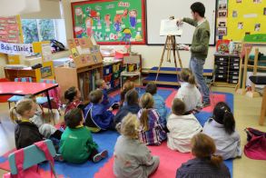 Stephen Rooney visits Primary One